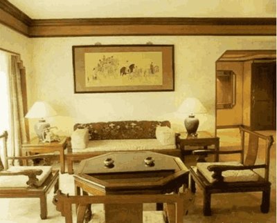 郭德綱豪宅內(nèi)部曝光！網(wǎng)友被警告 珍貴木制家具，碰一下傾家蕩產(chǎn)